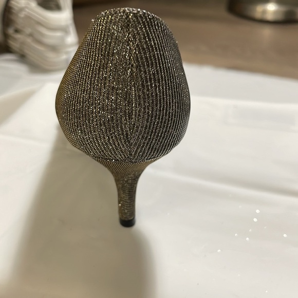 Nina Women's Carrie GM Shimmering Dress Pump, Platinum Gold, Size 7.5 M - Picture 9 of 9